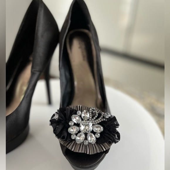 ZIGI Soho Black Satin Selita Rhinestone Embellished Stiletto Heel Size 7.5 - Picture 4 of 10